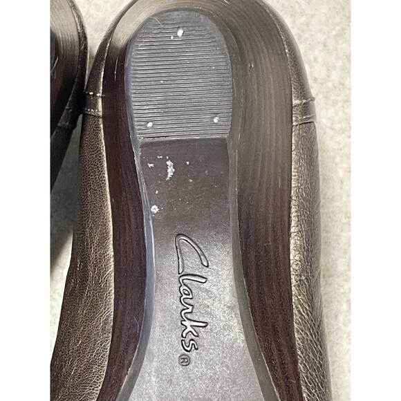 Clarks Artisan Women's 9M Brown Leather Slip-On Heel Loafer Shoes Classy Formal - Picture 8 of 10